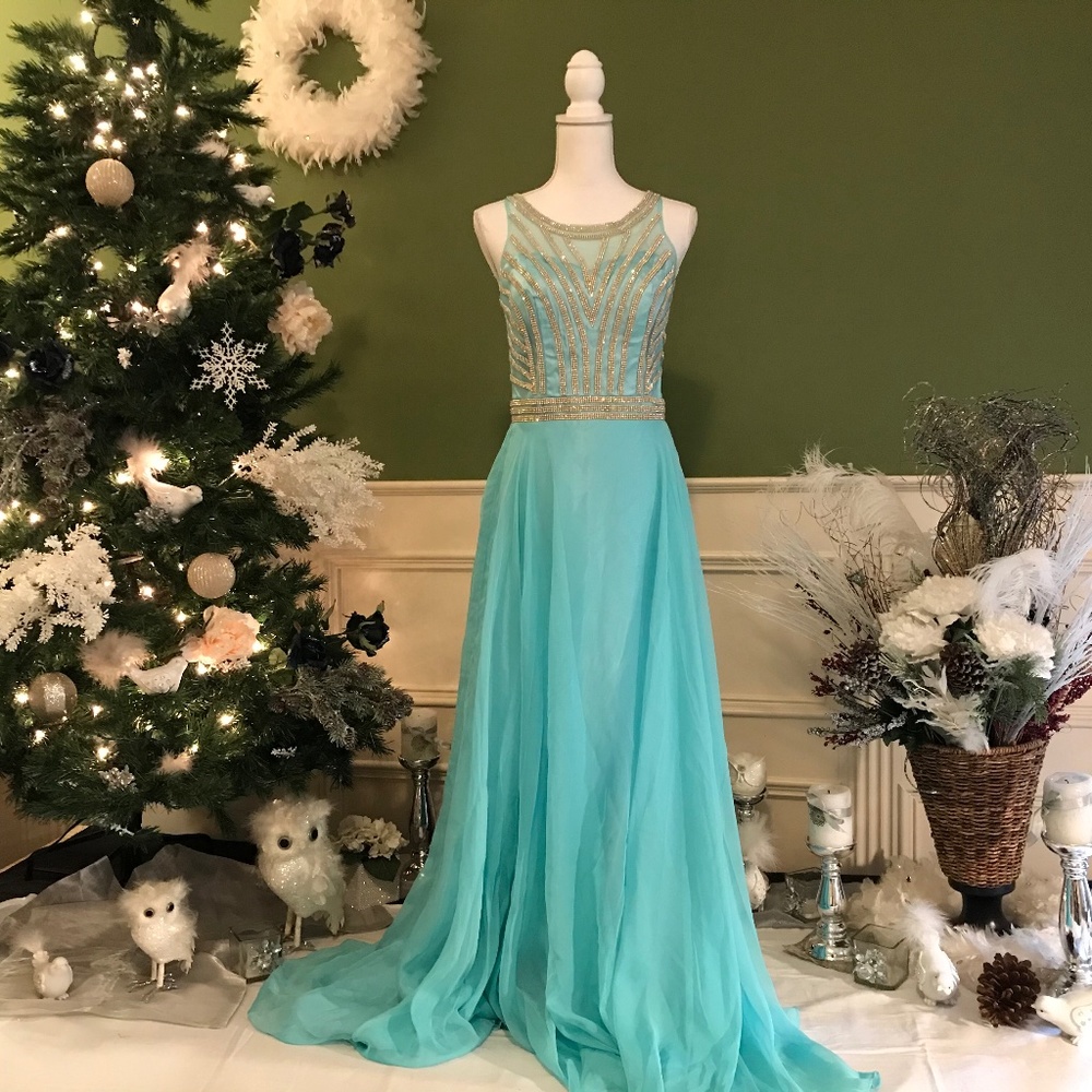 Formal evening prom dress